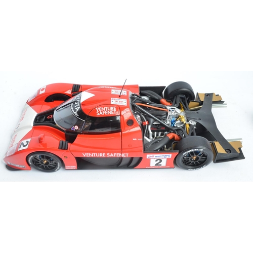 260 - Autoart 1/18 scale highly detailed Toyota GT1 model car (TS020) in near mint condition with removabl... 