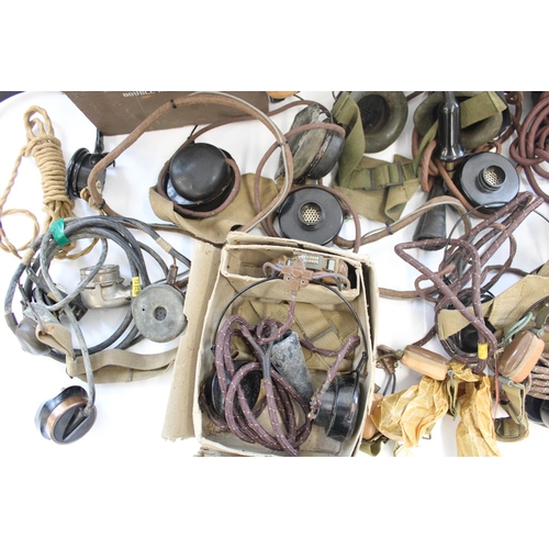 962 - Collection of WWII period military radio and operators headsets and speaker handsets incl. ZA 21514 ... 