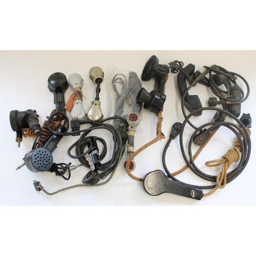 962 - Collection of WWII period military radio and operators headsets and speaker handsets incl. ZA 21514 ... 