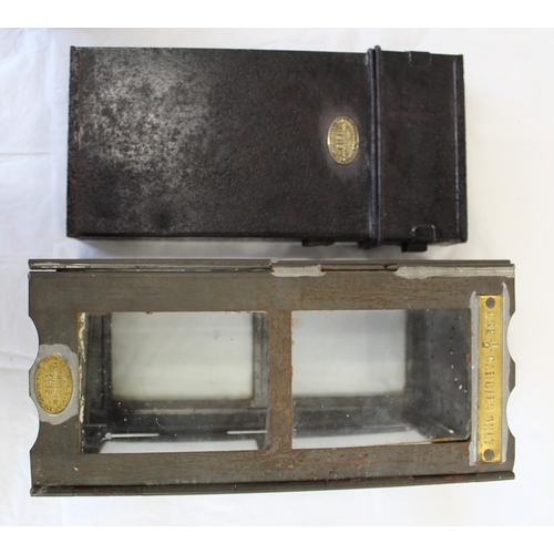 737 - Parkinson and Cowan folding Trench Lantern. Dated 1916 the lantern is in very good original conditio... 