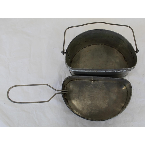 739 - WWI British 'D' shaped mess tin, with original handle and pan handle. Stamped 249 on lid. A WWII bik... 