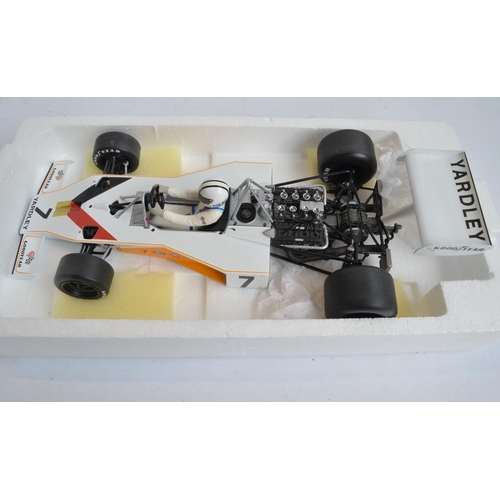 268 - Minichamps (Paul's Model Art) 1/18 scale diecast McLaren Ford M23 Yardley/D.Hulme 1973 (530 731807) ... 