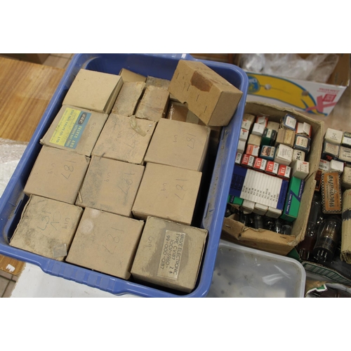 834 - Collection of vintage glass radio valves incl. Brimar, GEC, Tungsram etc., mostly boxed (qty)