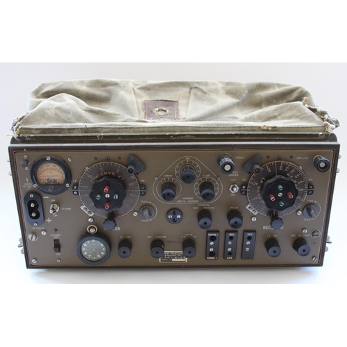 900 - WWII period New Zealand military ZC1 MkII wireless transceiver radio set (tropical use) with attache... 