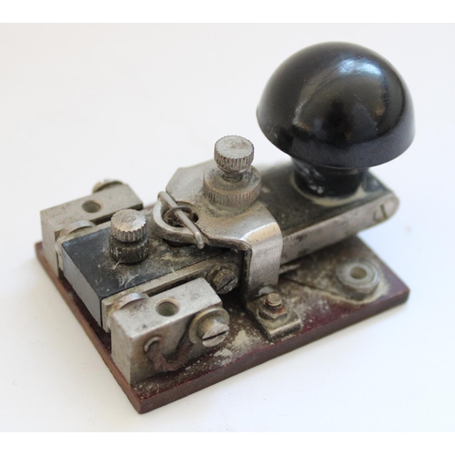 904 - Collection of British military and other morse keys incl. a WWII 'spy' type YA1860 key, three WS19 s... 