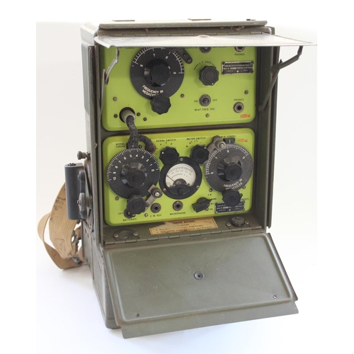 906 - US made WWII period Wireless set no. 48 Mk I manpack transmitter receiver