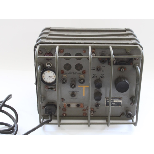 909 - WWII period British Army radio receiver type R109 (tropical)