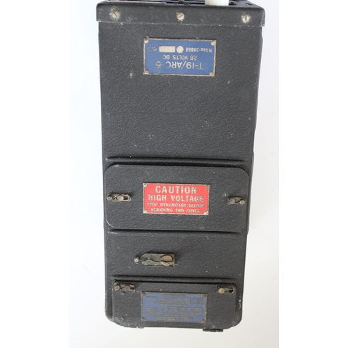 917 - WW2 period US military aircraft radio transmitter type T-19/ARC 5 with US Navy stamp to rear