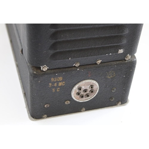 917 - WW2 period US military aircraft radio transmitter type T-19/ARC 5 with US Navy stamp to rear