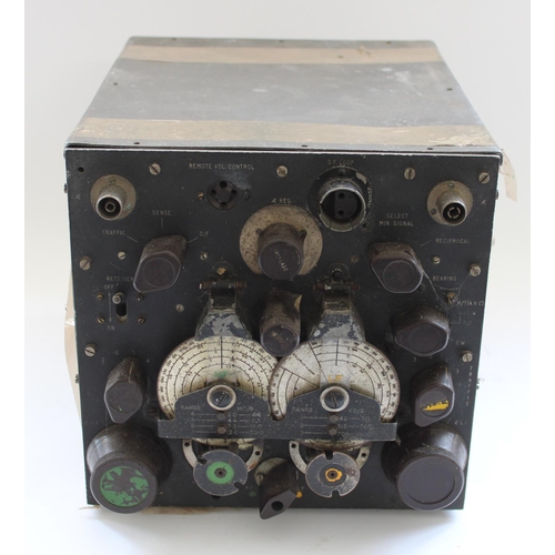 919 - WWII period Air Ministry RAF or Royal Navy Fleet Air Arm radio receiver type R 1116 A