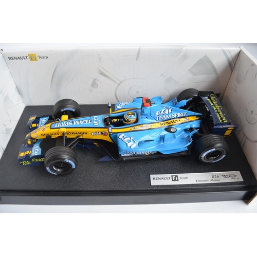 285 - 3x 1/18 scale diecast Renault F1 racing car models to include Minichamps (Paul's Model Art) 180 9700... 