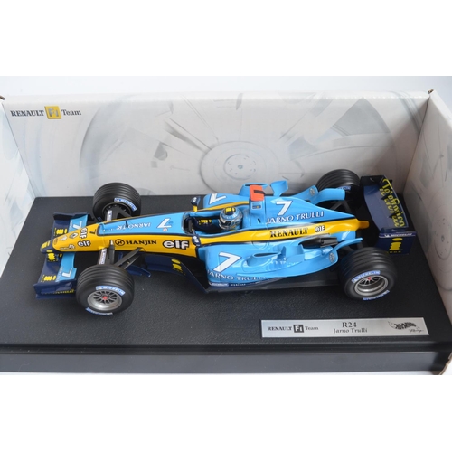 285 - 3x 1/18 scale diecast Renault F1 racing car models to include Minichamps (Paul's Model Art) 180 9700... 