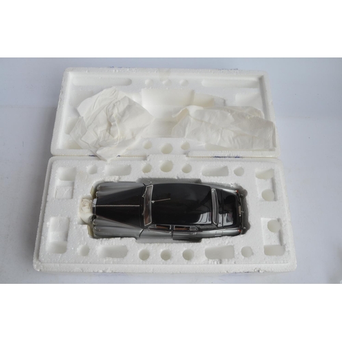 299A - 4x boxed diecast Jaguar model cars to include 3x 1/18 scale Maisto (2x XJ220 and 1x XK180) and a 1/2... 