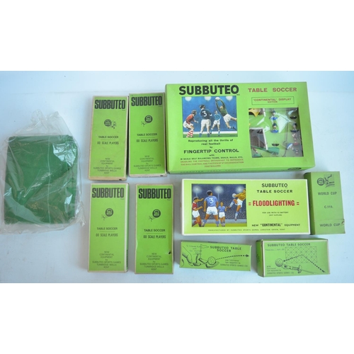 439 - Collection of vintage Subbuteo to include floodlighting set, players packs (mostly incomplete), felt... 