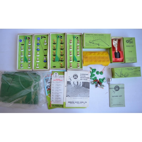 439 - Collection of vintage Subbuteo to include floodlighting set, players packs (mostly incomplete), felt... 