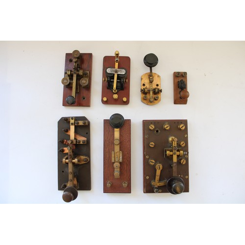 791 - Collection of early to mid C20th civilian morse keys incl. Walters patt 1056A, Mesco, Signal Electri... 