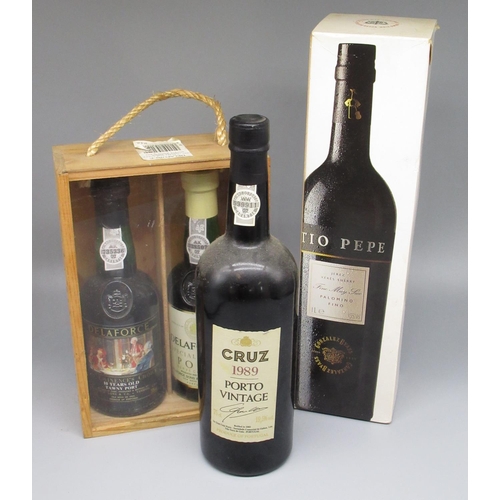 261 - Cruz 1989 Porto Vintage 19.5%vol 75cl, Tio Pepe Jerez Xeres Sherry 15%vol 1L & a Delaforce box set c... 