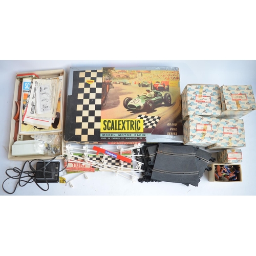 920 - Collection of vintage Scalextric to include boxed Grand Prix Series GP32 set (with 2 extra cars), bu... 