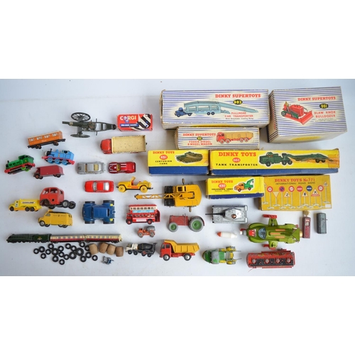 924 - Collection of mostly vintage diecast vehicle models to include Dinky, Corgi, Ertl etc including boxe... 