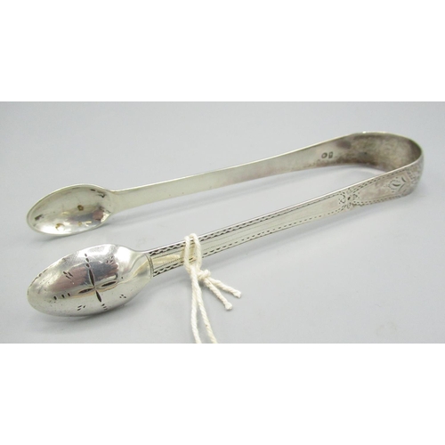 427 - Pair of Georgian silver sugar tongs with bright cut decoration, 0.83ozt