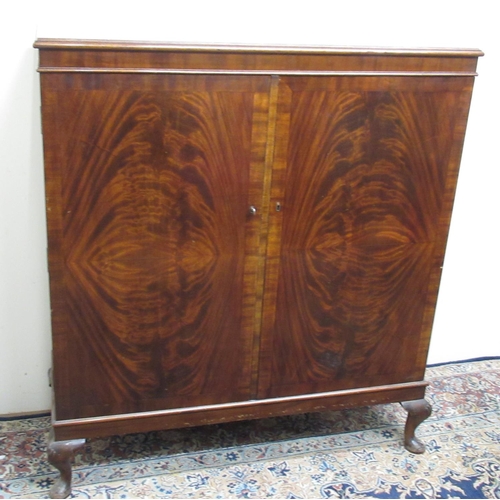 330 - Geo.111 style mahogany side cabinet, two curl veneer doors with fitted interior on cabriole legs, W1... 