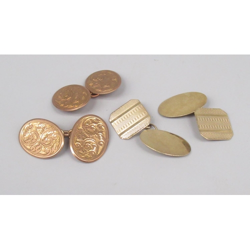 848 - 9ct yellow gold pair of cufflinks, stamped 9ct, and another similar 9ct rose gold pair, stamped 375,... 