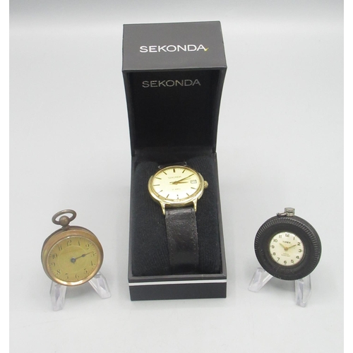 613 - Sekonda gold plated hand wound wristwatch with date, signed cream dial with applied baton hours and ... 