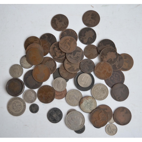 671 - Collection of GB and international coins and banknotes incl. Italian currency, pennies, shillings, c... 