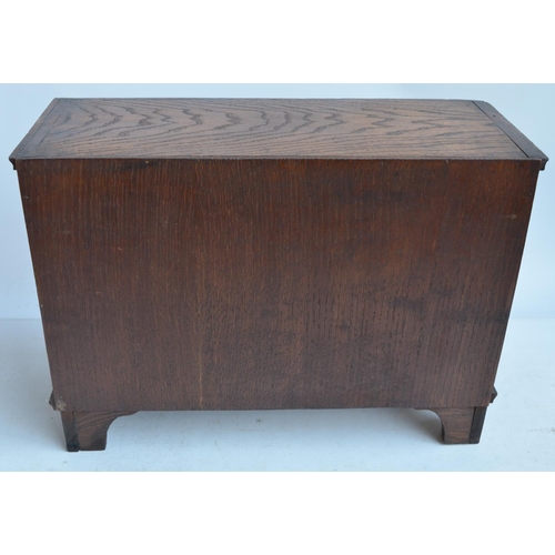 707 - Attractive small inlaid oak cabinet, W47.2xD18.8xH33.4cm