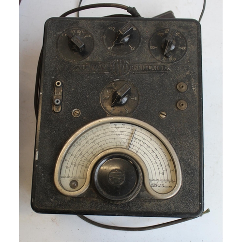 795 - Collection of electronic equipment. Allwave Oscillator(glass broken). Capacitance measuring device, ... 