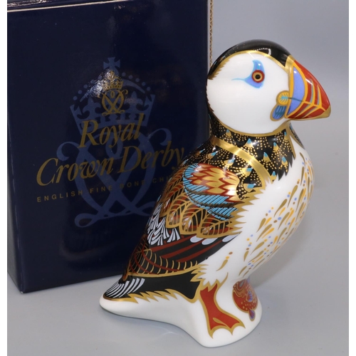 346 - Royal Crown Derby paperweight: Puffin, gold stopper, with box