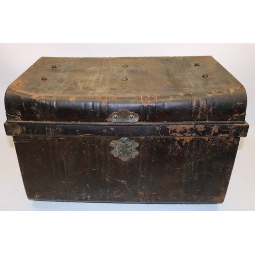 774 - Nine vintage leather suitcases, max. L71cm, a tin trunk, and a wooden tool box (11)