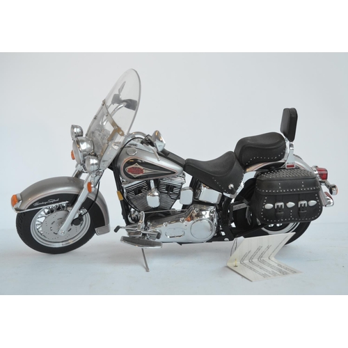 501 - Boxed Franklin Mint 1/10 scale diecast Harley Davidson Heritage Softail Classic model in near mint c... 