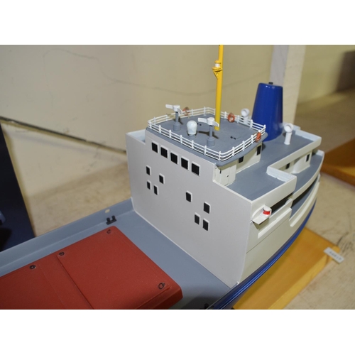 522 - Large well built and detailed radio controlled bulk carrier 