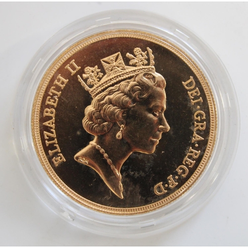 370 - 1986 UK £5 BUNC Gold Coin no. 16689, encapsulated with original box and cert.