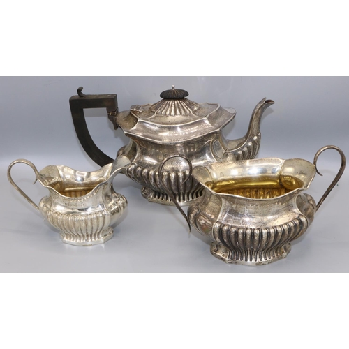 166 - Georgian style three-piece silver tea service by Joseph Gloster, Birmingham, 1910, gross 29 ozt. (3)