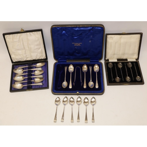 171 - Group of C20th hallmarked silver spoons, comprising a set of six Viner's teaspoons, Sheffield 1933; ... 