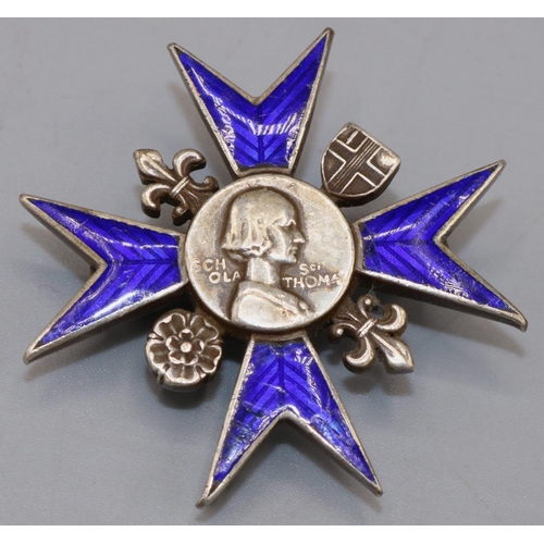 172 - Badge of the Florence Nightingale School of Nursing, silver and blue enamel, awarded 1954, D4cm