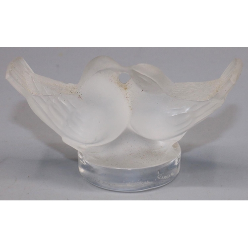 190 - Lalique frosted glass paperweight model of two doves, engraved Lalique France, H4.5cm