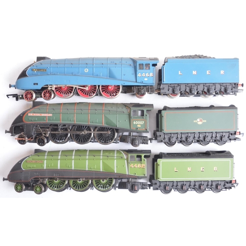 540 - Three OO gauge Class A4 electric train models to include Hornby Toplink R303 Mallard in LNER blue li... 