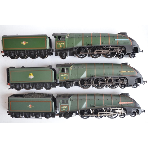 541 - Three OO gauge BR green livery Class A4 electric train models to include Bachmann 31-964 60004 Willi... 