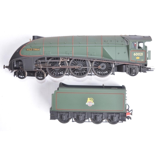 542 - Hornby OO gauge Super Detail DCC Ready R2615 Class A4 60021 Wild Swan electric train model in near m... 