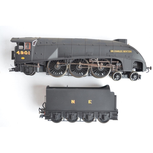 546 - Hornby OO gauge DCC Ready R2338 NE Class A4 4901 Sir Charles Newton electric train model in near min... 