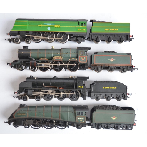 552 - Four Hornby OO gauge electric train models to include a Battle Of Britain Class Fighter Pilot (model... 