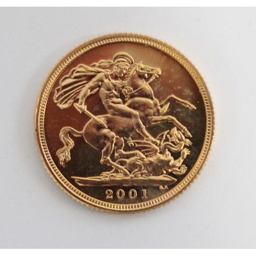 351 - ERII 2001 gold sovereign