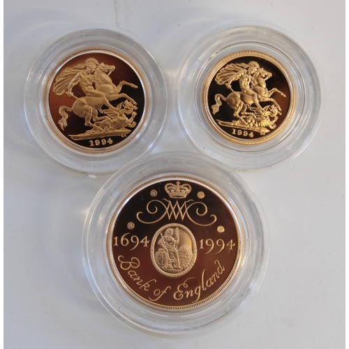 369 - Royal Mint 1994 UK Gold Proof Sovereign Three-Coin Set of double sovereign, sovereign and half sover... 