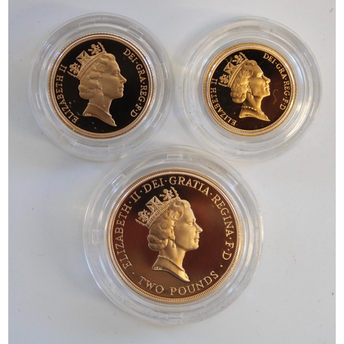 369 - Royal Mint 1994 UK Gold Proof Sovereign Three-Coin Set of double sovereign, sovereign and half sover... 
