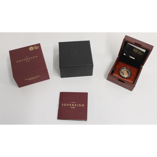 365 - Royal Mint ERII 2015 gold sovereign with original box and cert.