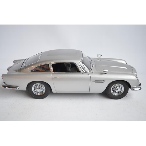 480 - Very well constructed 1/8th scale Aston Martin DB5 James Bond model by Eaglemoss as built from their... 