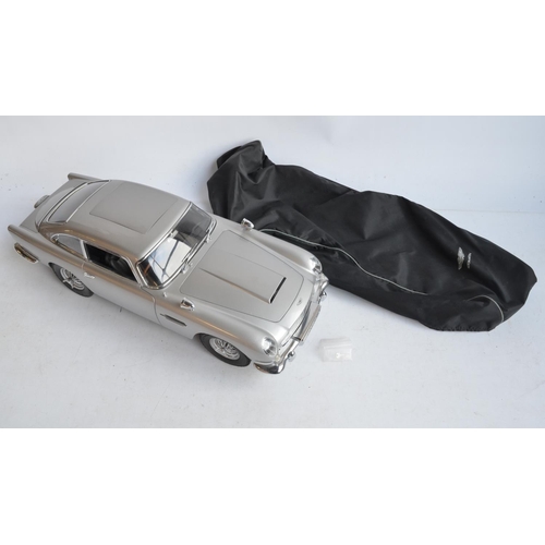 480 - Very well constructed 1/8th scale Aston Martin DB5 James Bond model by Eaglemoss as built from their... 